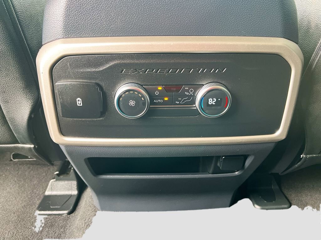 Used 2023 Ford Expedition XLT RWD image 24