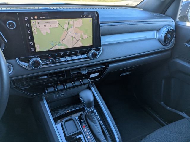 Used 2024 Chevrolet Colorado LT w/ LT Convenience Package II image 22