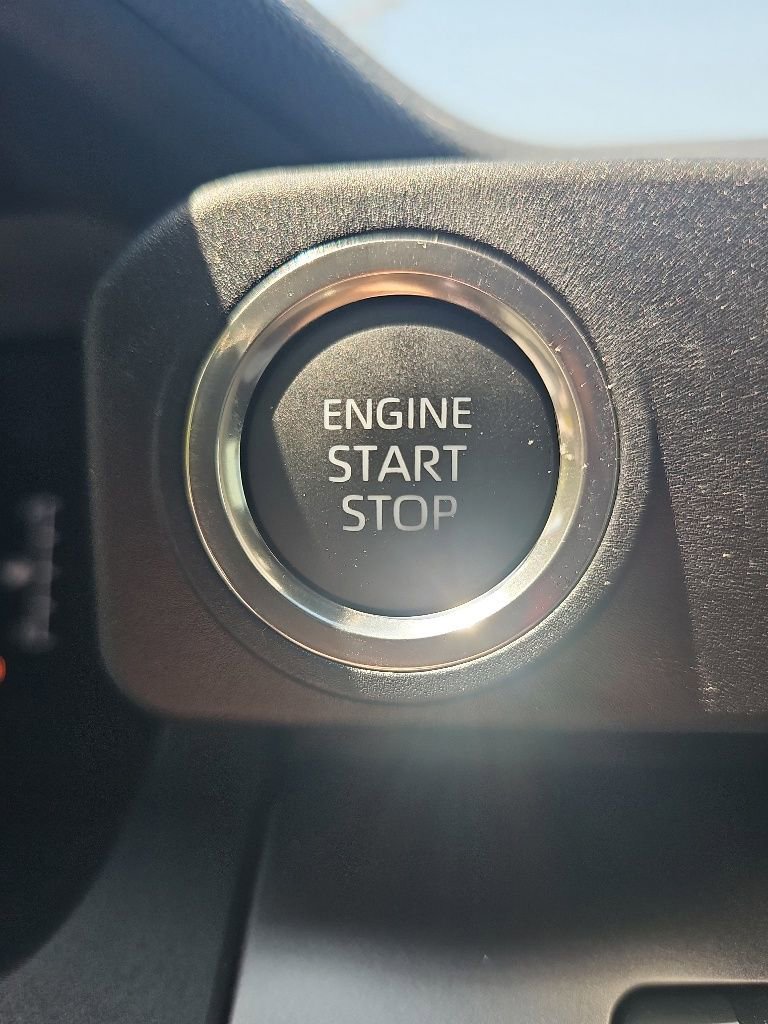 Used 2025 Toyota 4Runner SR5 AWD/4WD image 21