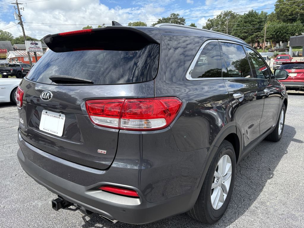 Used 2018 Kia Sorento LX image 6