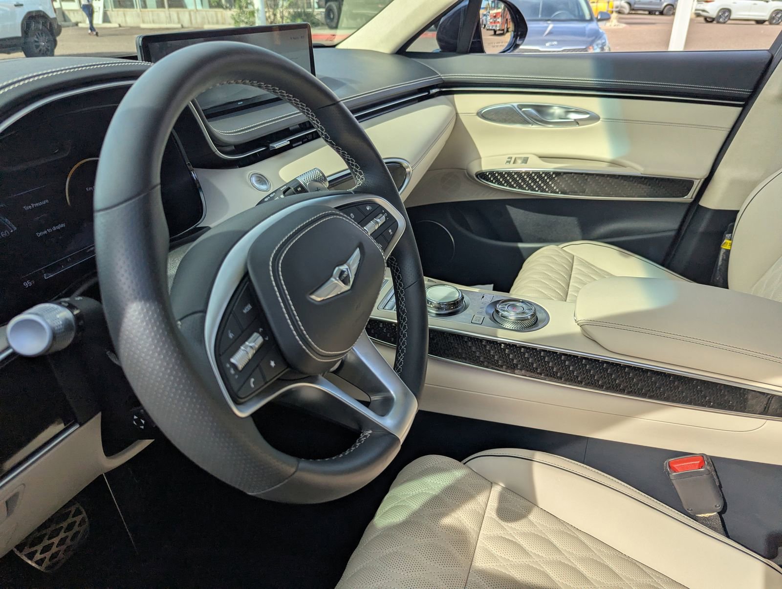 Used 2025 Genesis GV70 3.5T Sport w/ Sport Prestige Package image 16