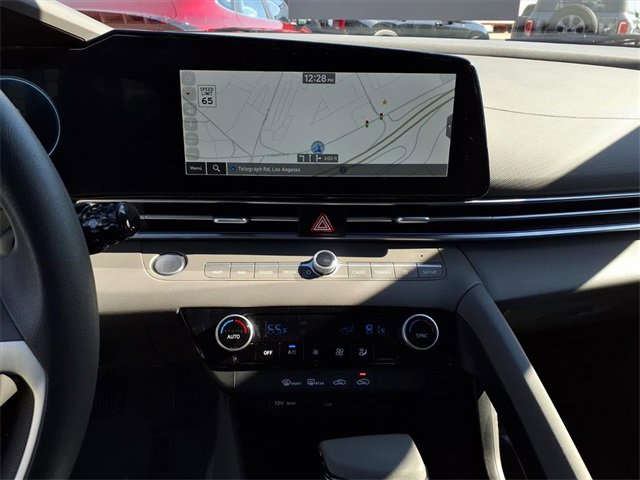 Used 2024 Hyundai Elantra SEL image 18