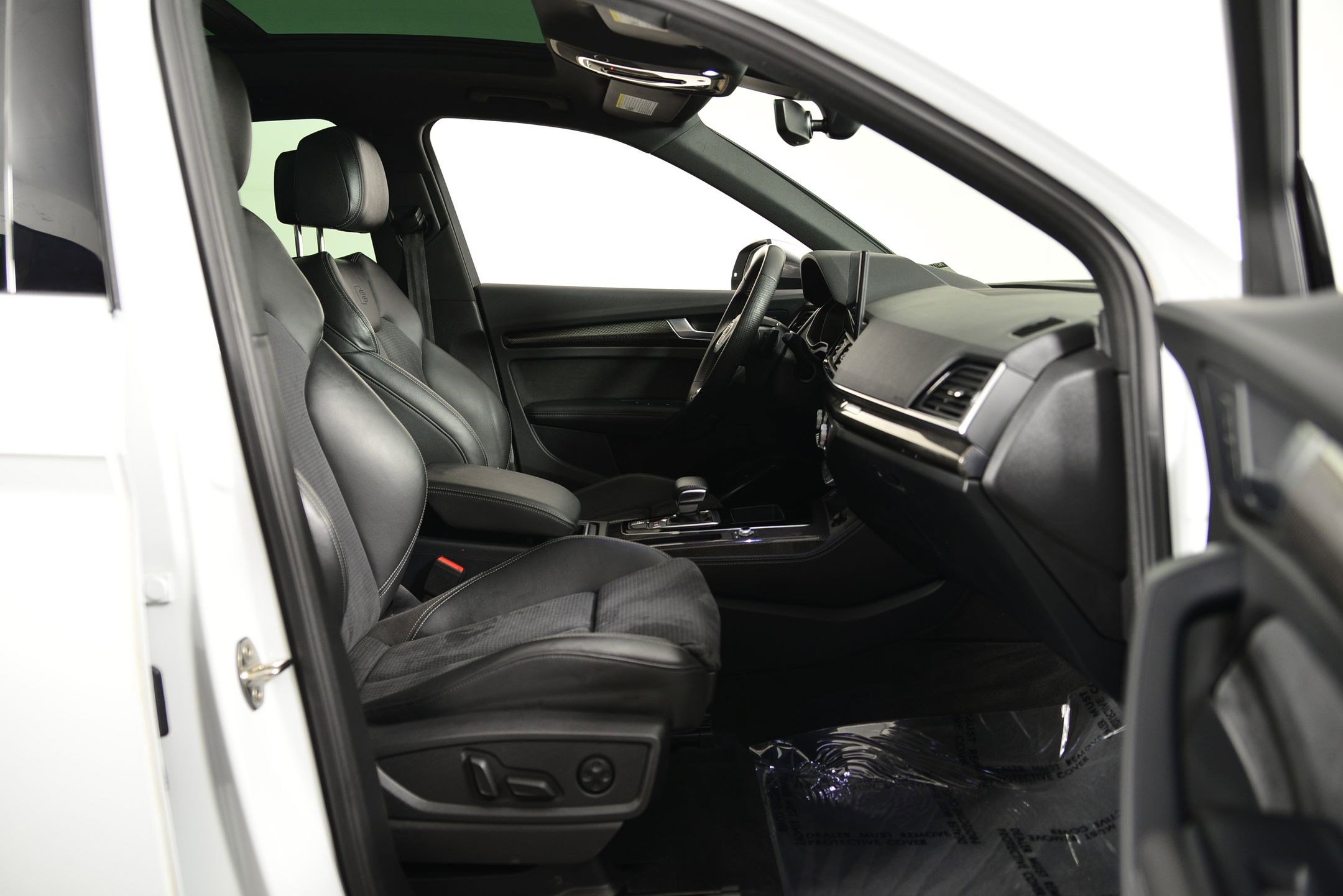 Used 2022 Audi SQ5 Premium Plus w/ Premium Plus Package image 22