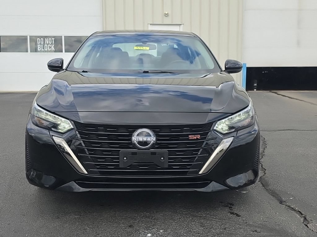 Used 2025 Nissan Sentra SR FWD image 2