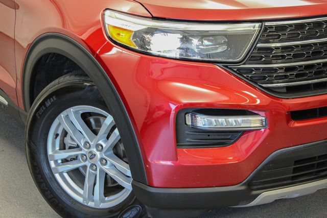 Used 2023 Ford Explorer XLT w/ Equipment Group 202A AWD/4WD image 2