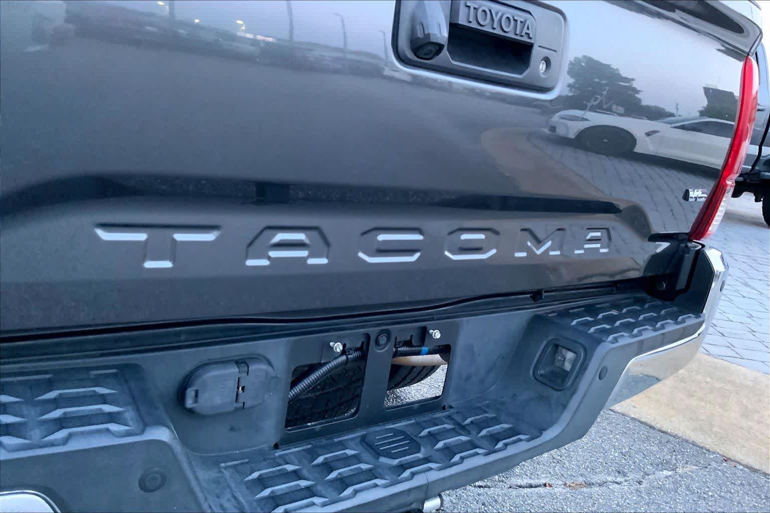 Used 2019 Toyota Tacoma SR5 RWD image 30