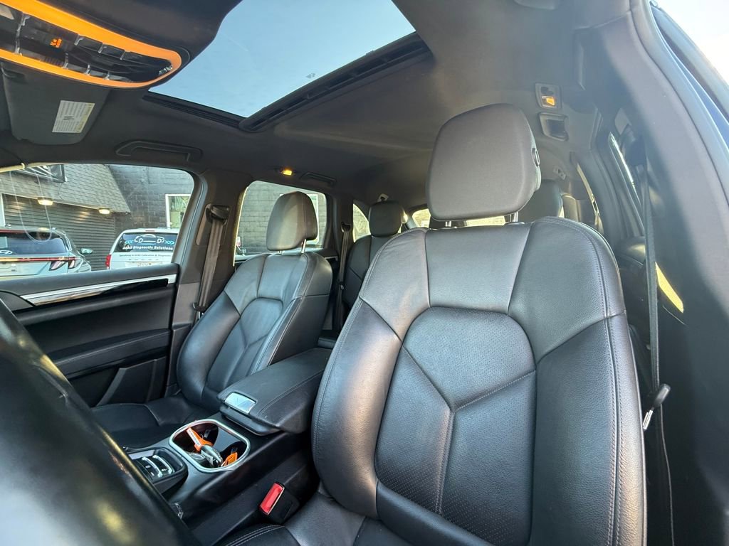 Used 2015 Porsche Cayenne S image 26