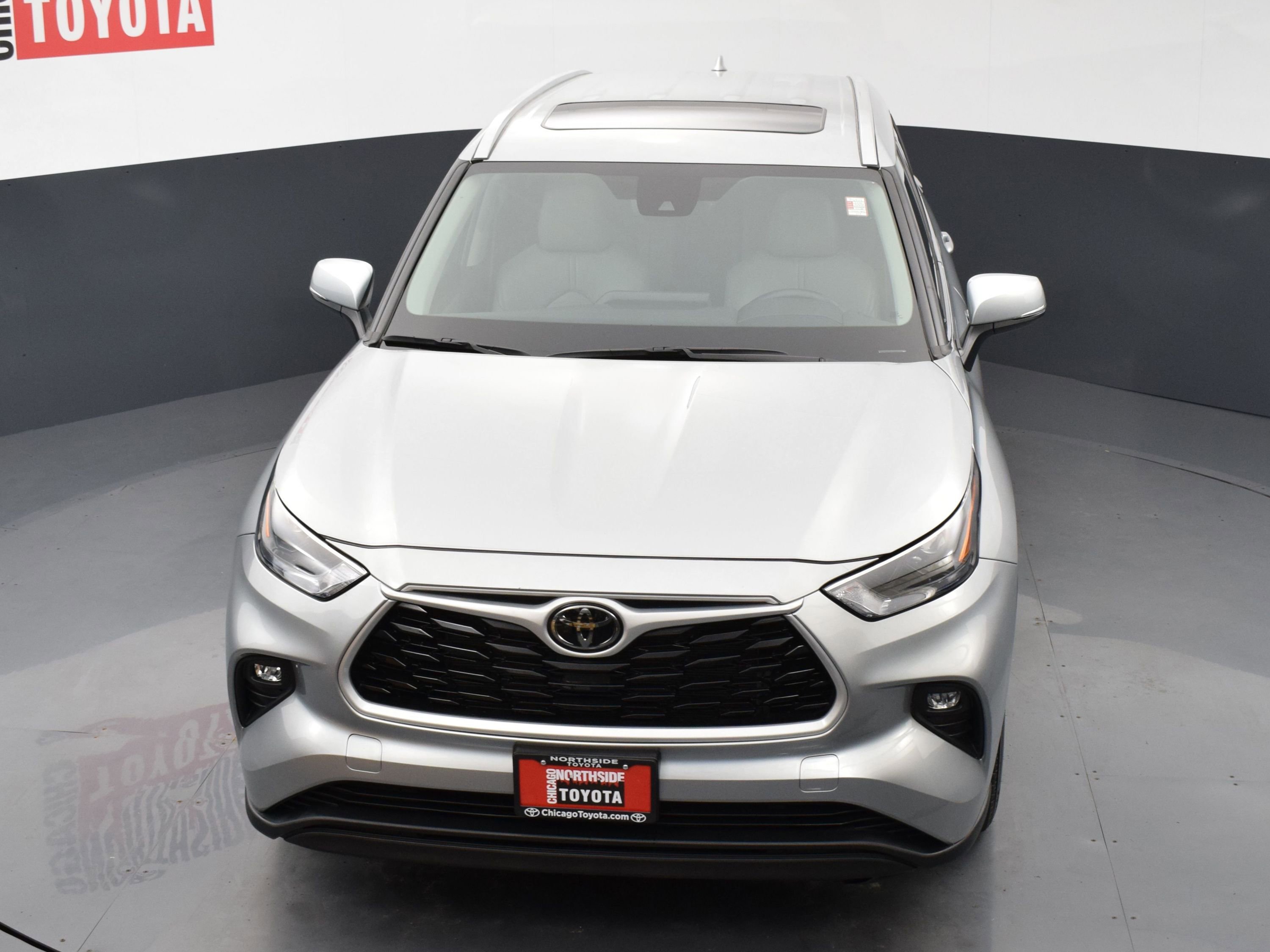 Used 2022 Toyota Highlander XLE AWD/4WD image 27