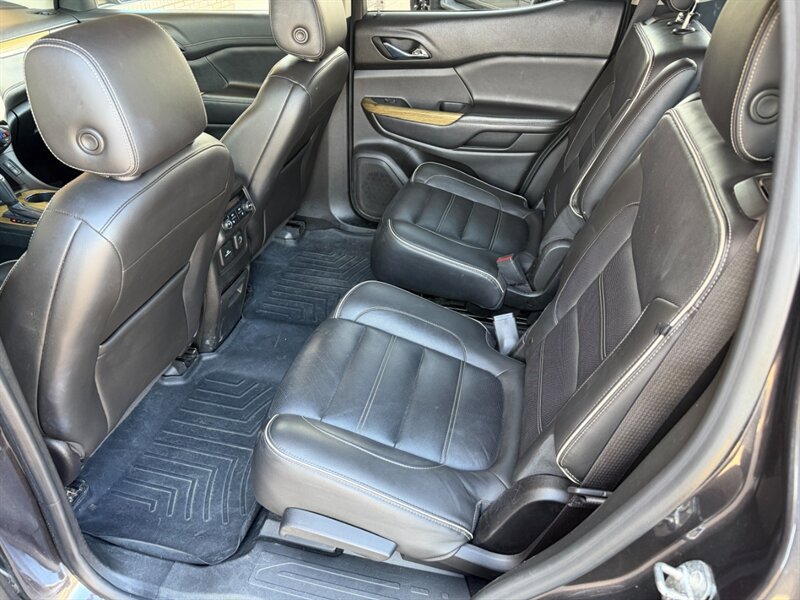 Used 2019 GMC Acadia Denali AWD/4WD image 11