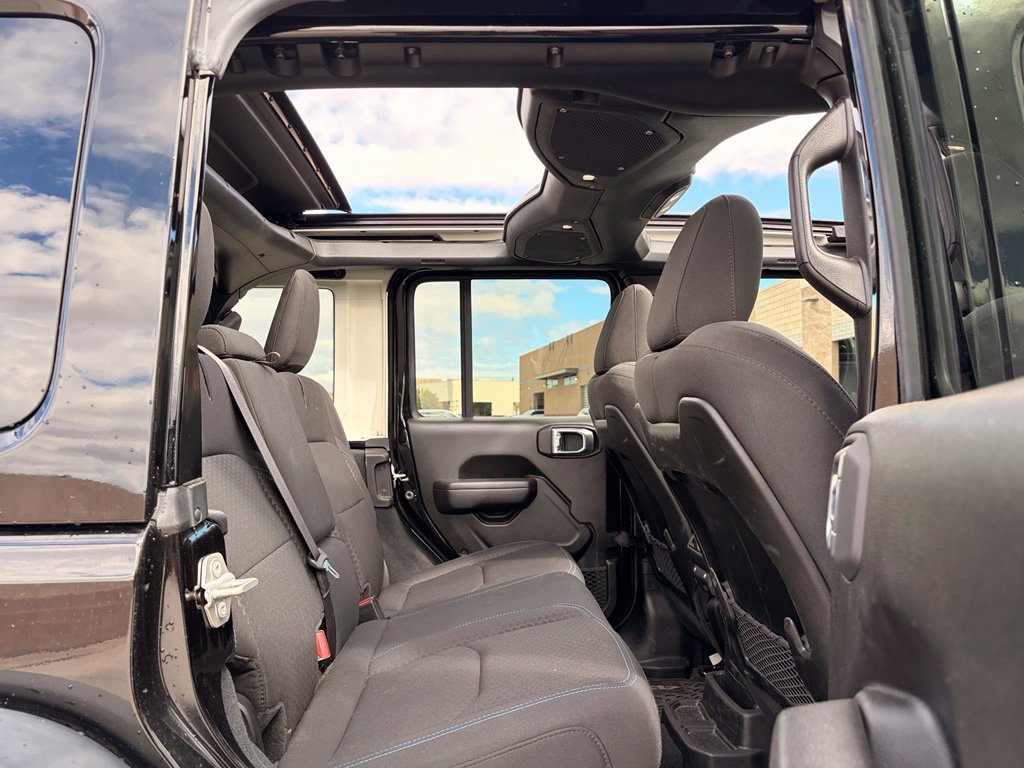 Used 2024 Jeep Wrangler Unlimited Rubicon 4xe w/ Convenience Group AWD/4WD image 19