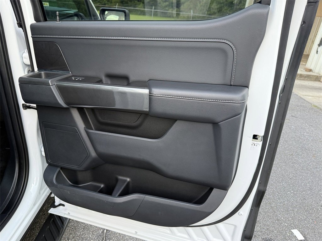 Used 2022 Ford F150 XLT w/ Equipment Group 302A High image 16