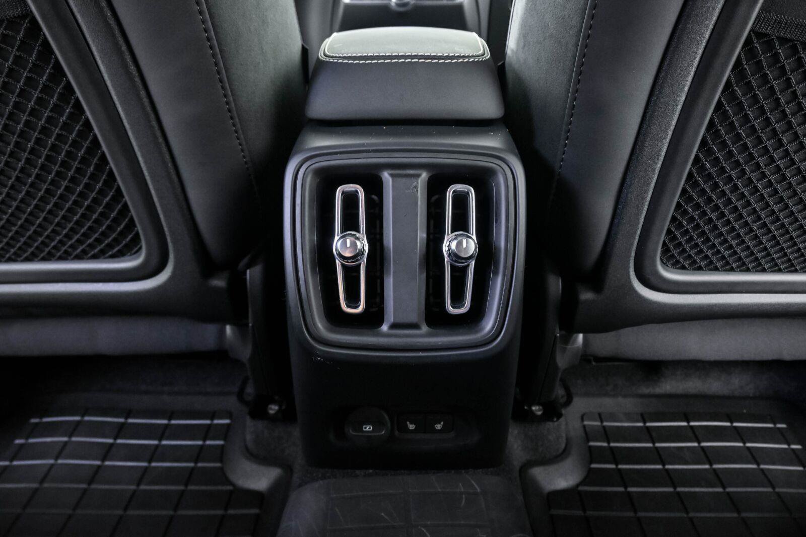 Certified 2023 Volvo C40 P8 Recharge Ultimate w/ Protection Package Premier AWD/4WD image 20
