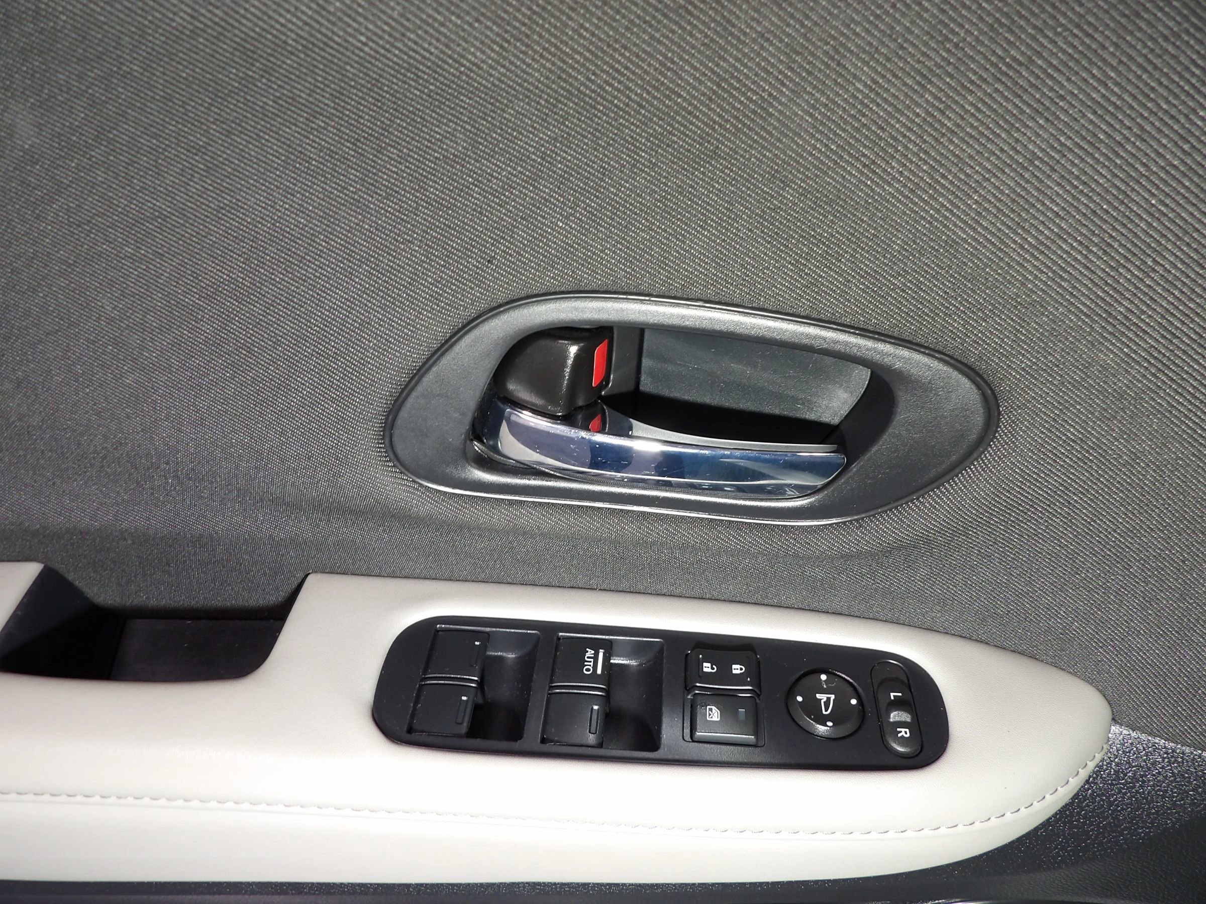 Used 2020 Honda HR-V LX image 7