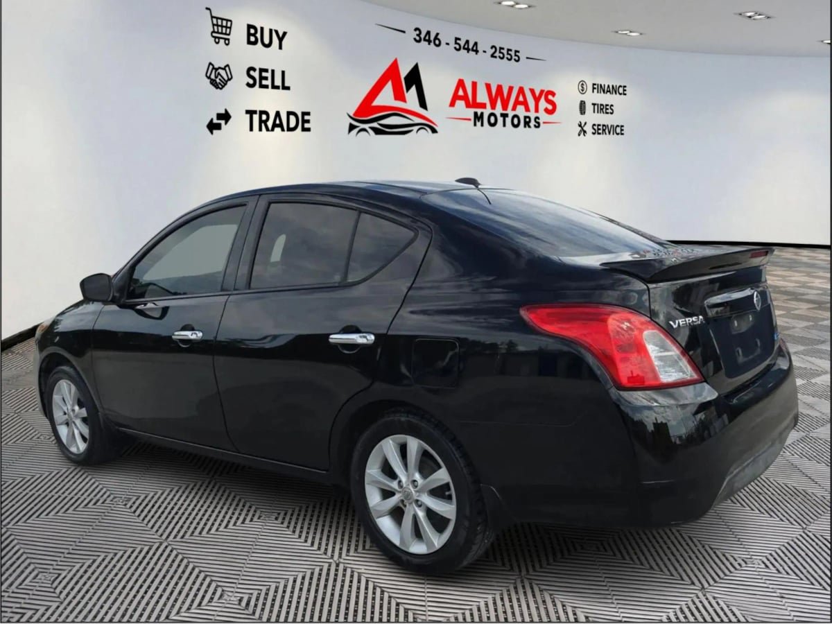 Used 2015 Nissan Versa w/ SL Tech Package FWD image 26