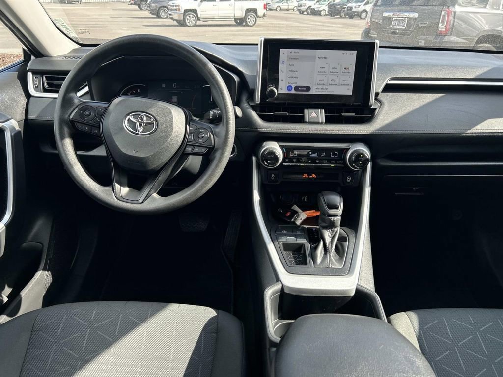 Used 2024 Toyota RAV4 XLE image 4