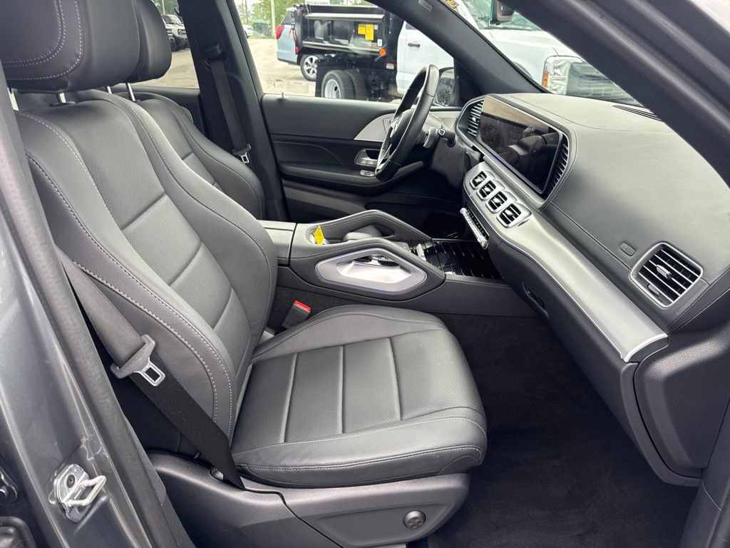 Used 2026 Mercedes-Benz GLE 350 4MATIC w/ Driver Assistance Package image 37