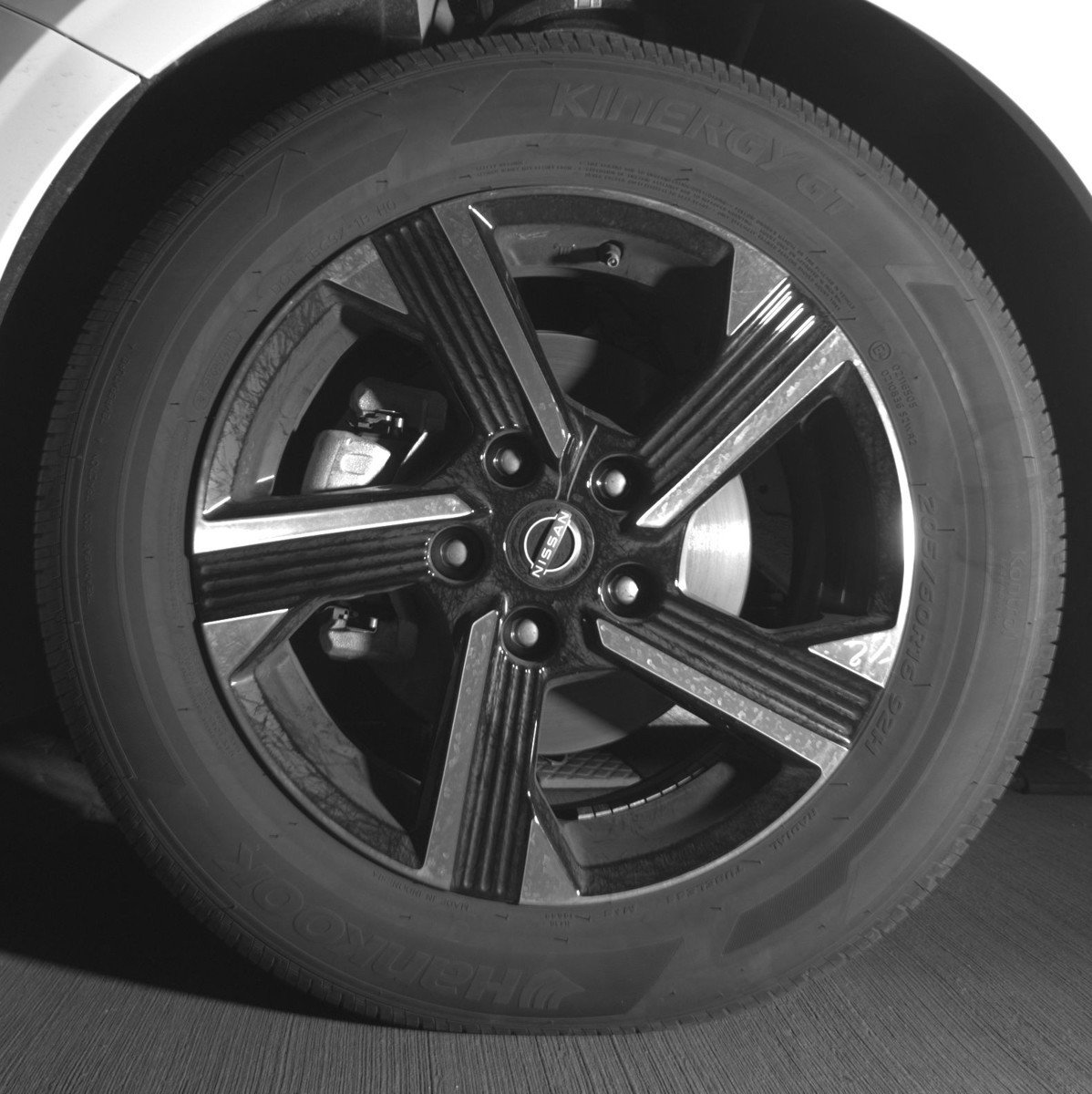 Used 2025 Nissan Sentra SV FWD image 12