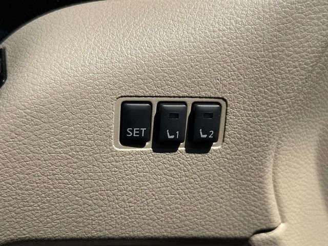 Used 2017 Nissan Rogue SL w/ SL Premium Package image 24