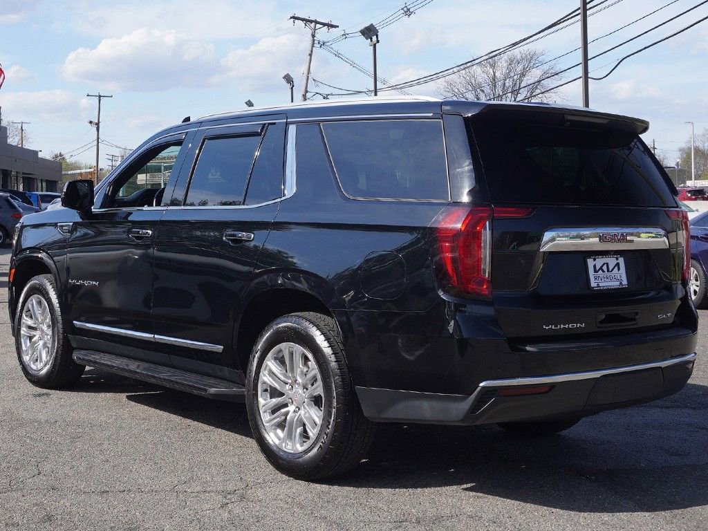 Used 2023 GMC Yukon SLT w/ SLT Premium Package image 16