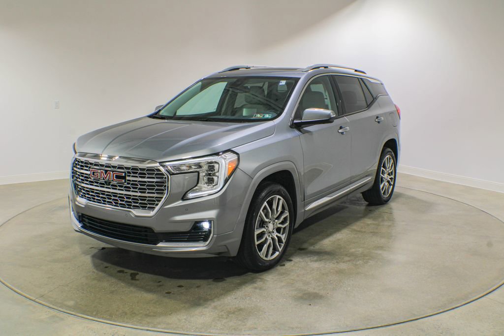 Used 2024 GMC Terrain Denali w/ Denali Premium Package