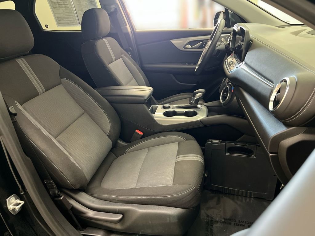 Used 2023 Chevrolet Blazer LT w/ Midnight/Sport Edition image 25