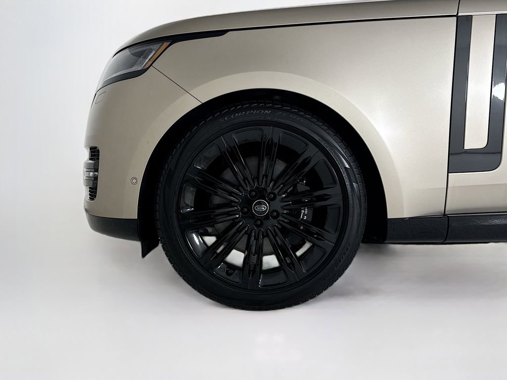 Used 2023 Land Rover Range Rover SE image 27