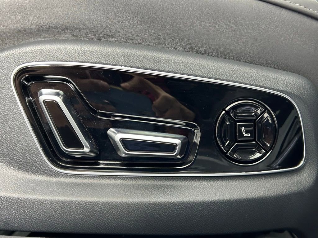 Used 2023 Audi S8 w/ S8 Comfort Plus Package image 12