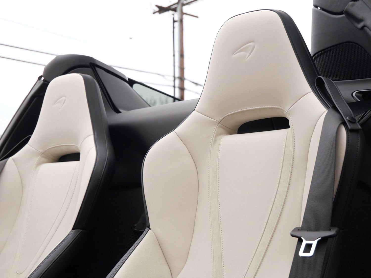 Used 2024 McLaren 750S Spider image 17