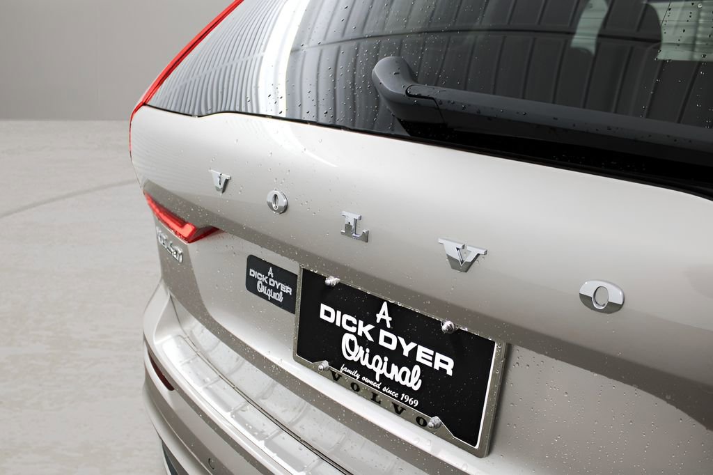 New 2026 Volvo XC60 B5 Core w/ Protection Package Premier image 33