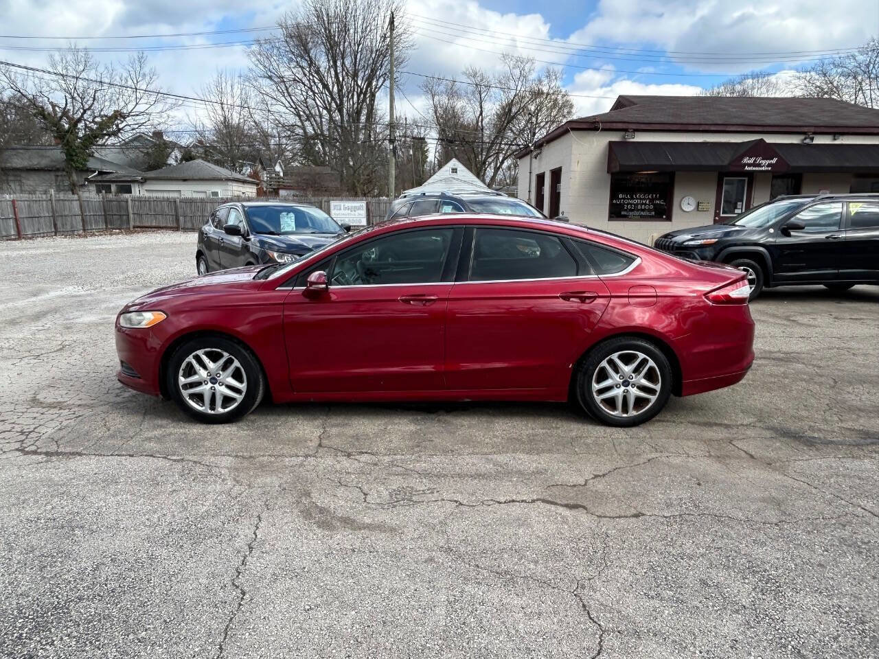 Used 2016 Ford Fusion SE image 4