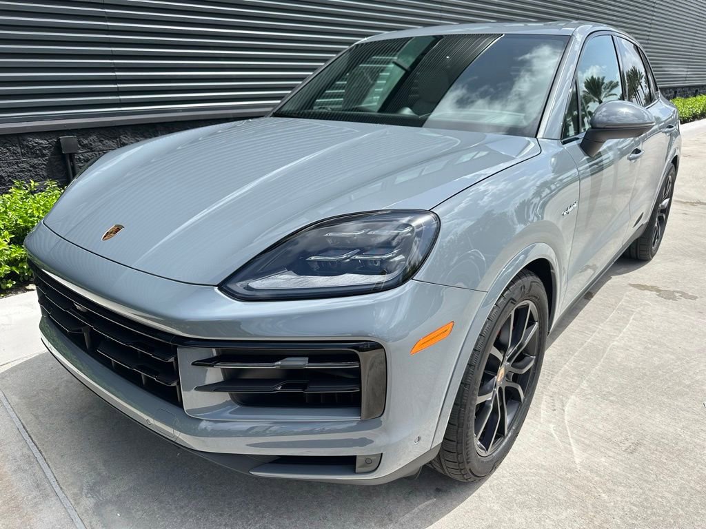 Certified 2025 Porsche Cayenne S AWD/4WD image 6