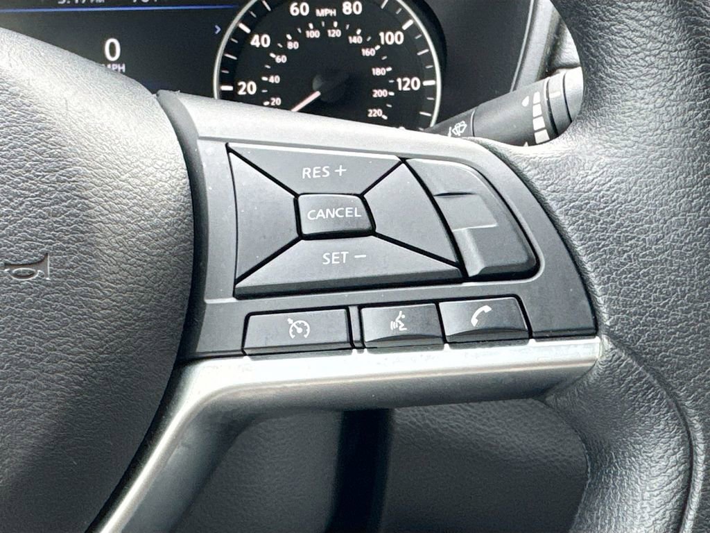 Used 2025 Nissan Altima 2.5 SV image 12