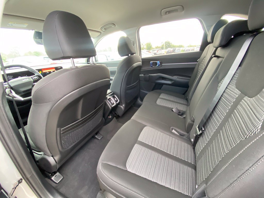 New 2026 Kia Sorento LX FWD image 21