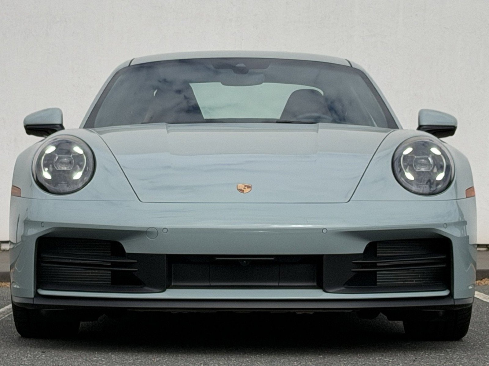 Used 2025 Porsche 911 Carrera RWD image 2