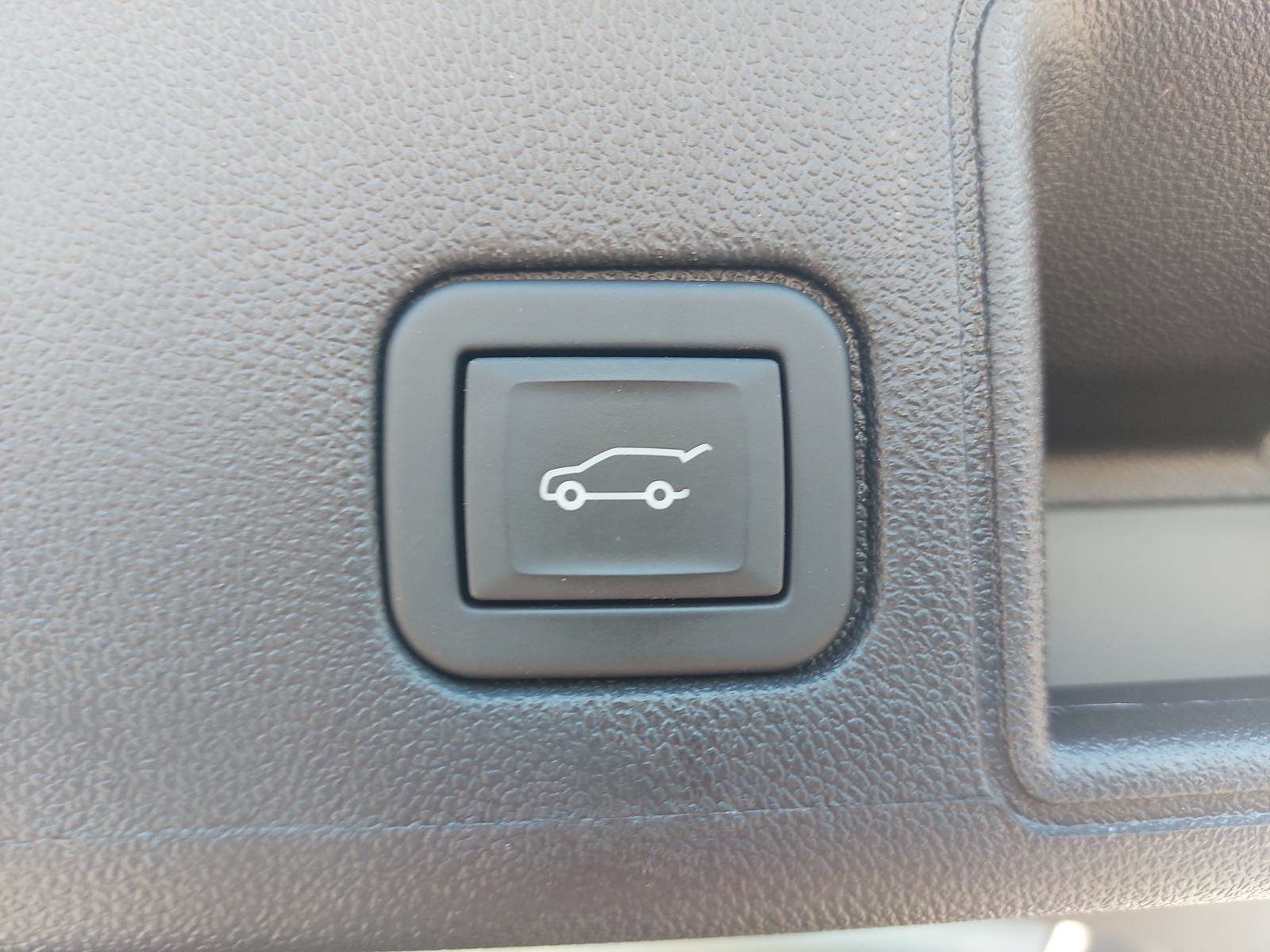 Used 2024 GMC Terrain SLT AWD/4WD image 13