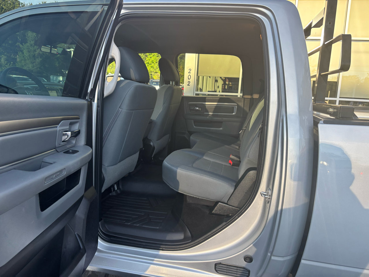 Used 2017 RAM 2500 SLT image 25