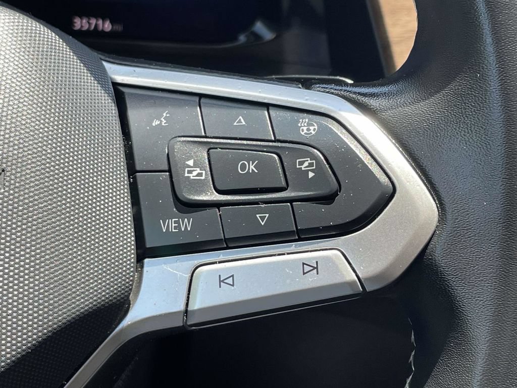 Used 2025 Volkswagen Atlas SE FWD image 32