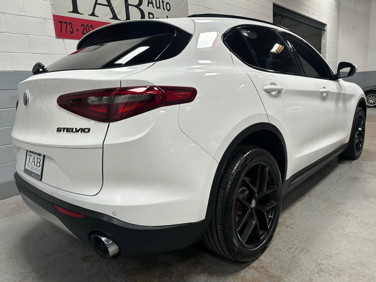 Used 2019 Alfa Romeo Stelvio Ti Sport w/ Quick Order Package 22S Sport image 3