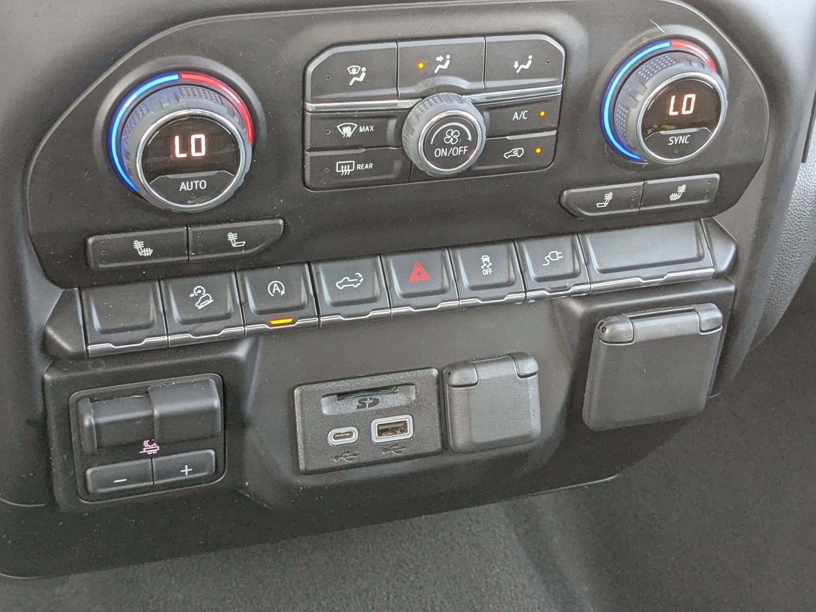 Used 2019 Chevrolet Silverado 1500 LT w/ All-Star Edition image 23