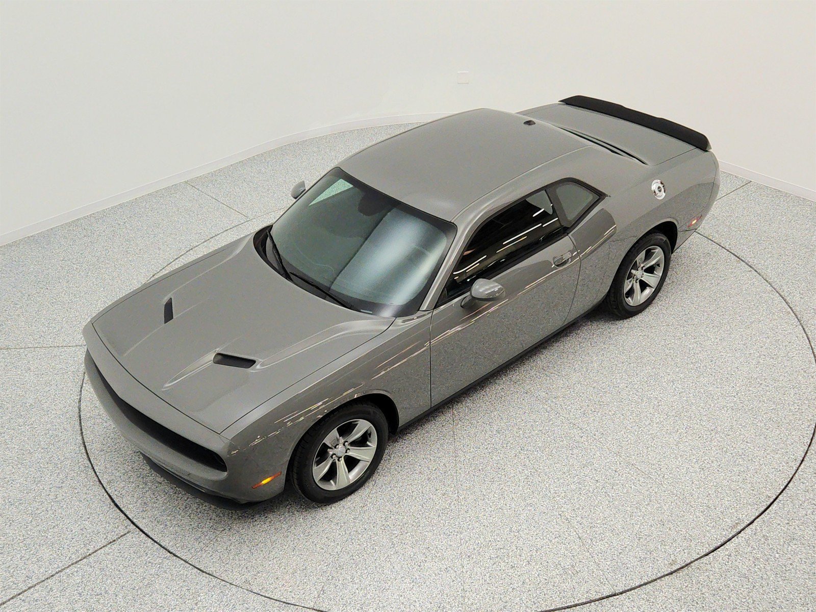 Used 2019 Dodge Challenger SXT RWD image 22