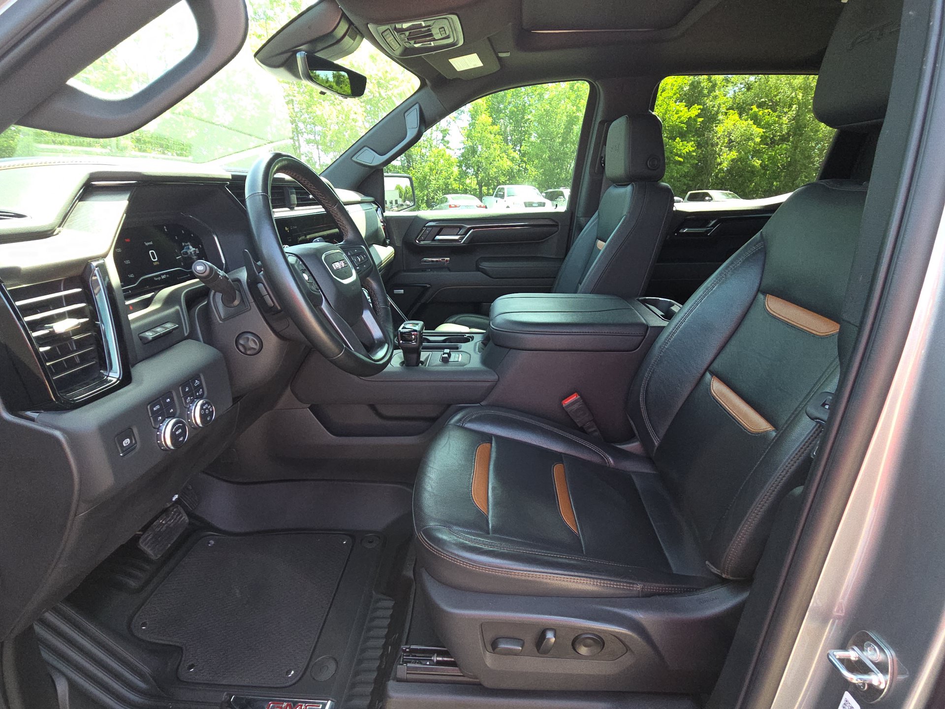 Used 2024 GMC Sierra 1500 AT4 w/ Technology Package AWD/4WD image 17