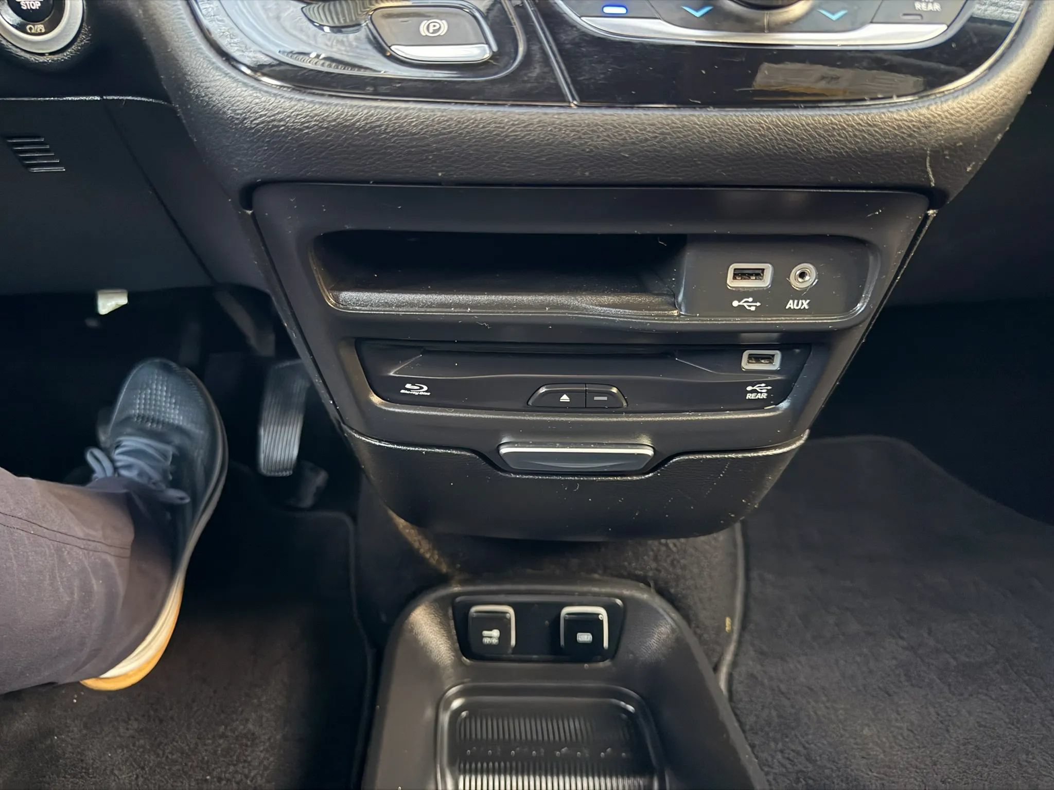 Used 2019 Chrysler Pacifica Touring-L Plus w/ Advanced Safetytec Group FWD image 42