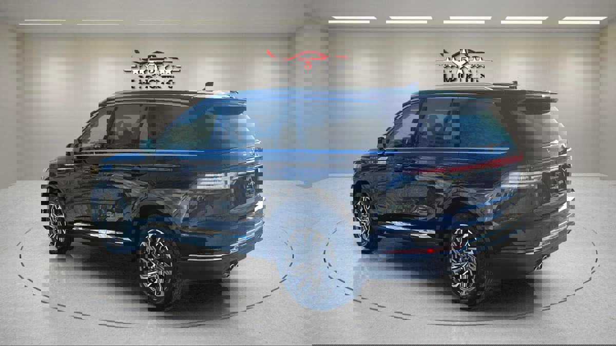 Used 2022 Lincoln Aviator AWD image 4