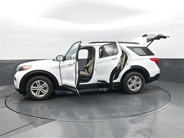 Used 2024 Ford Explorer XLT image 32