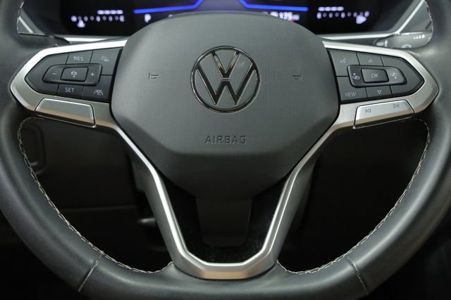 Used 2024 Volkswagen Tiguan SE image 13