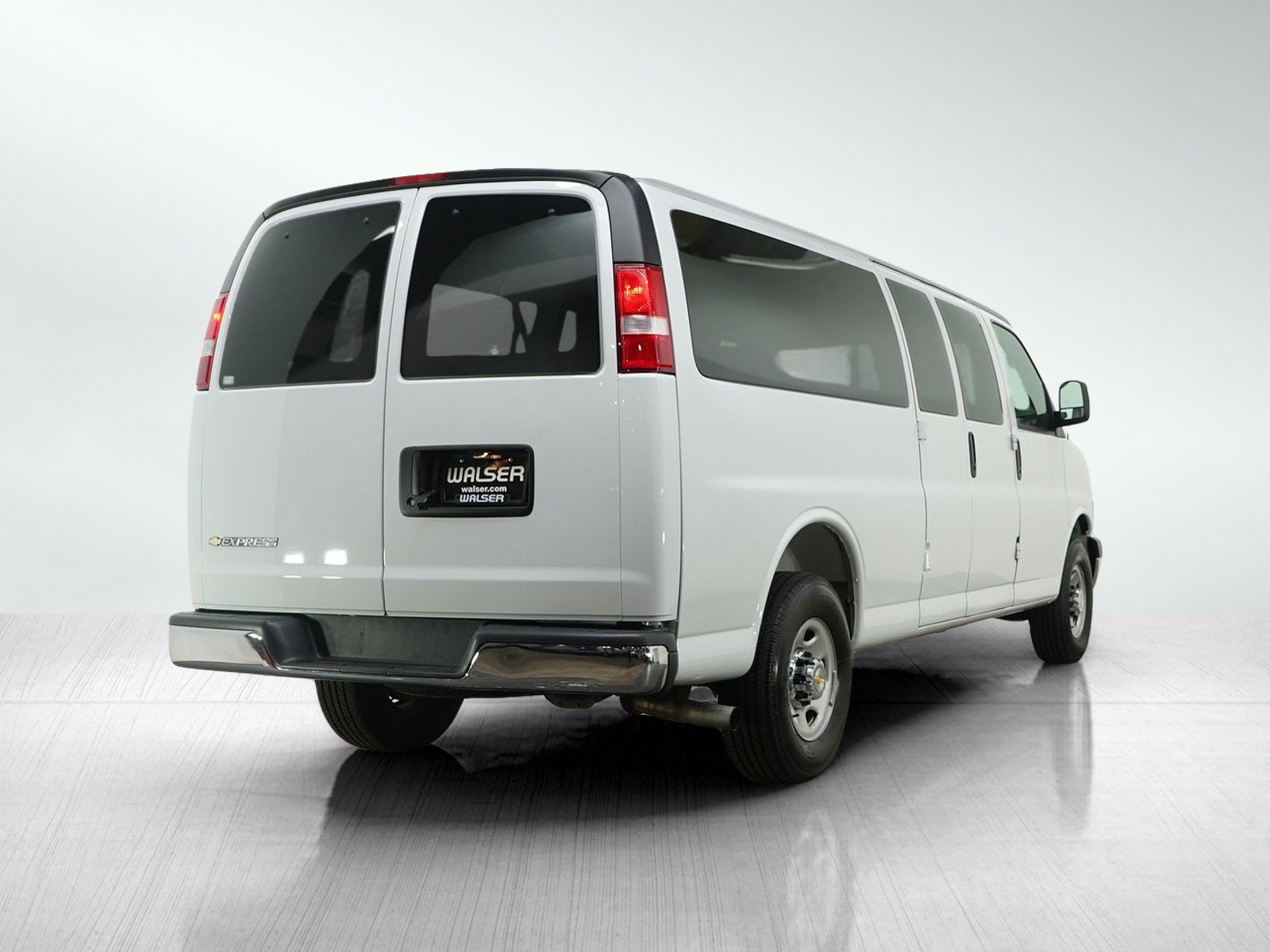 Used 2025 Chevrolet Express 3500 LT w/ LT Preferred Equipment Group RWD image 5