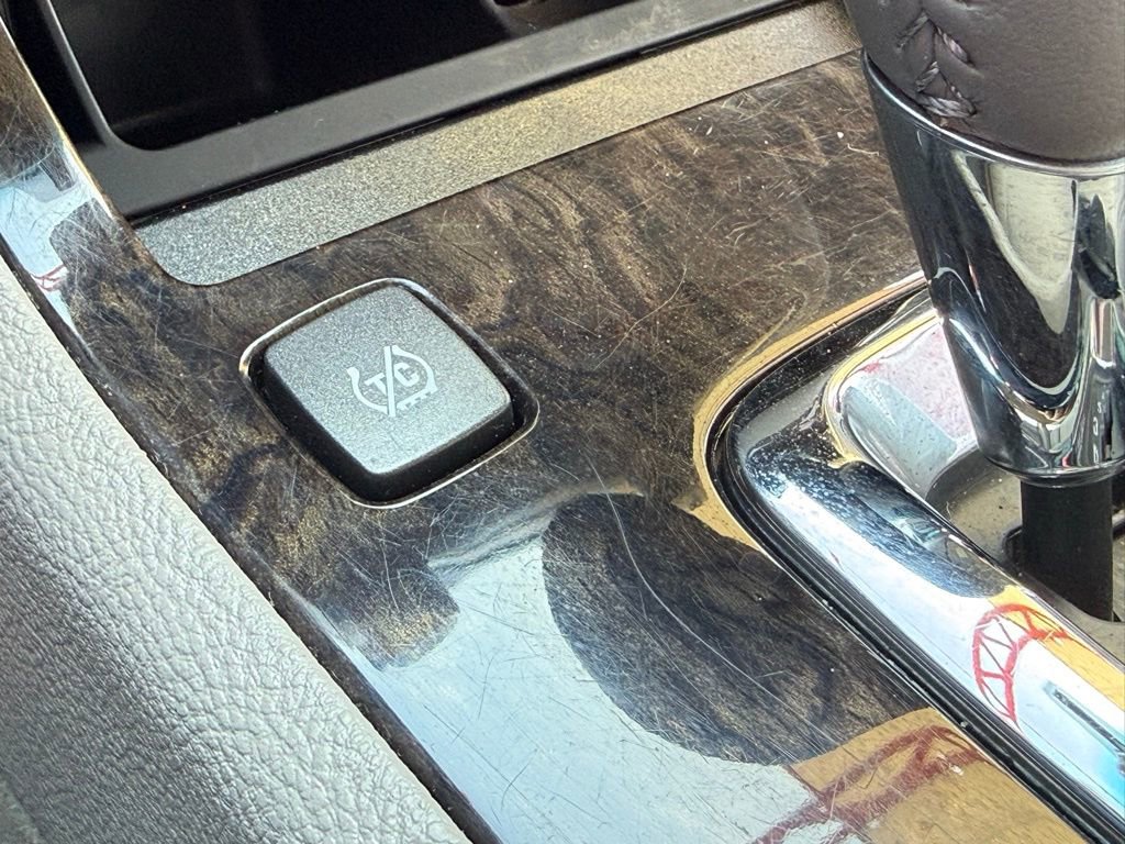 Used 2009 Cadillac DTS w/ Trunk Convenience Package FWD image 23
