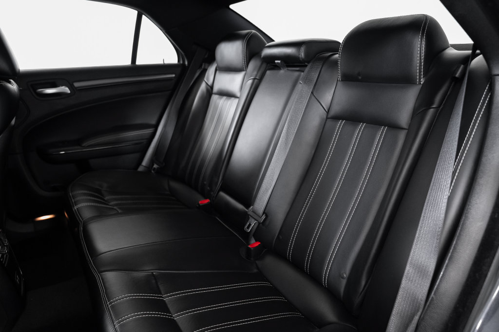 Used 2015 Chrysler 300 S AWD/4WD image 23