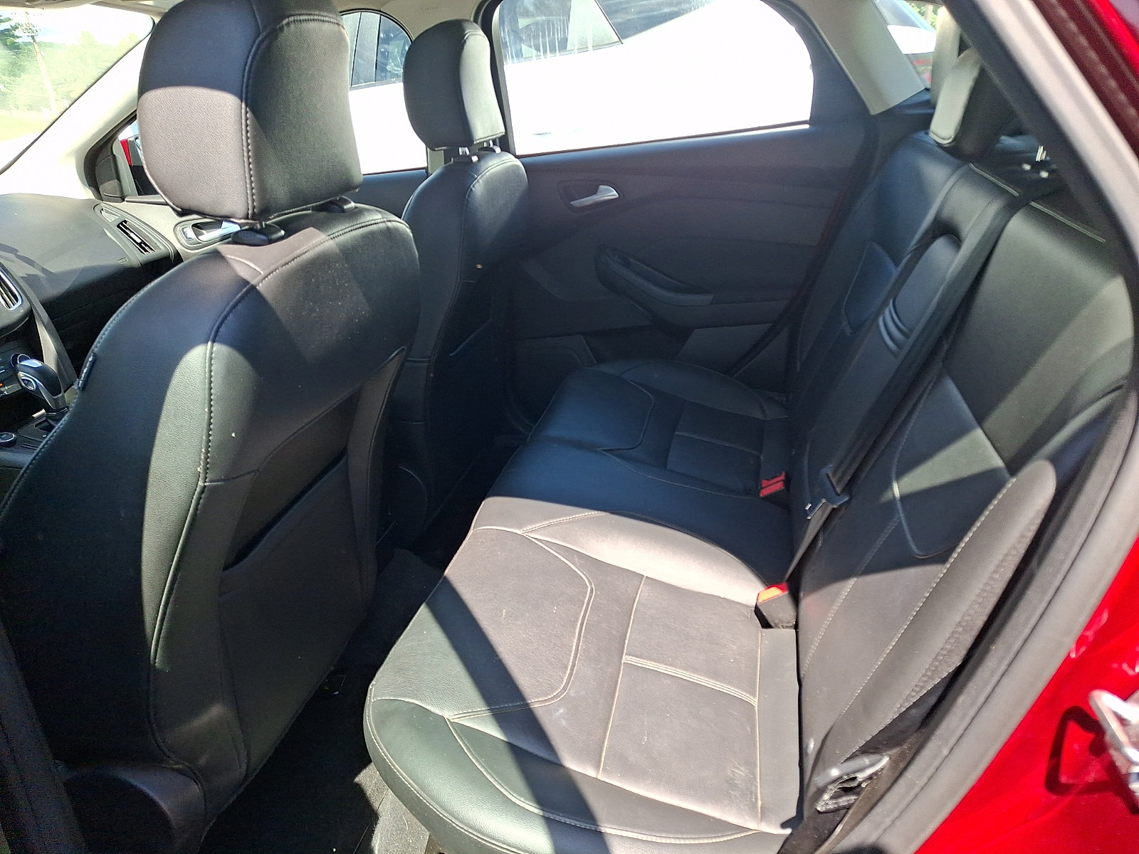 Used 2016 Ford Focus SE w/ Equipment Group 201A FWD image 10