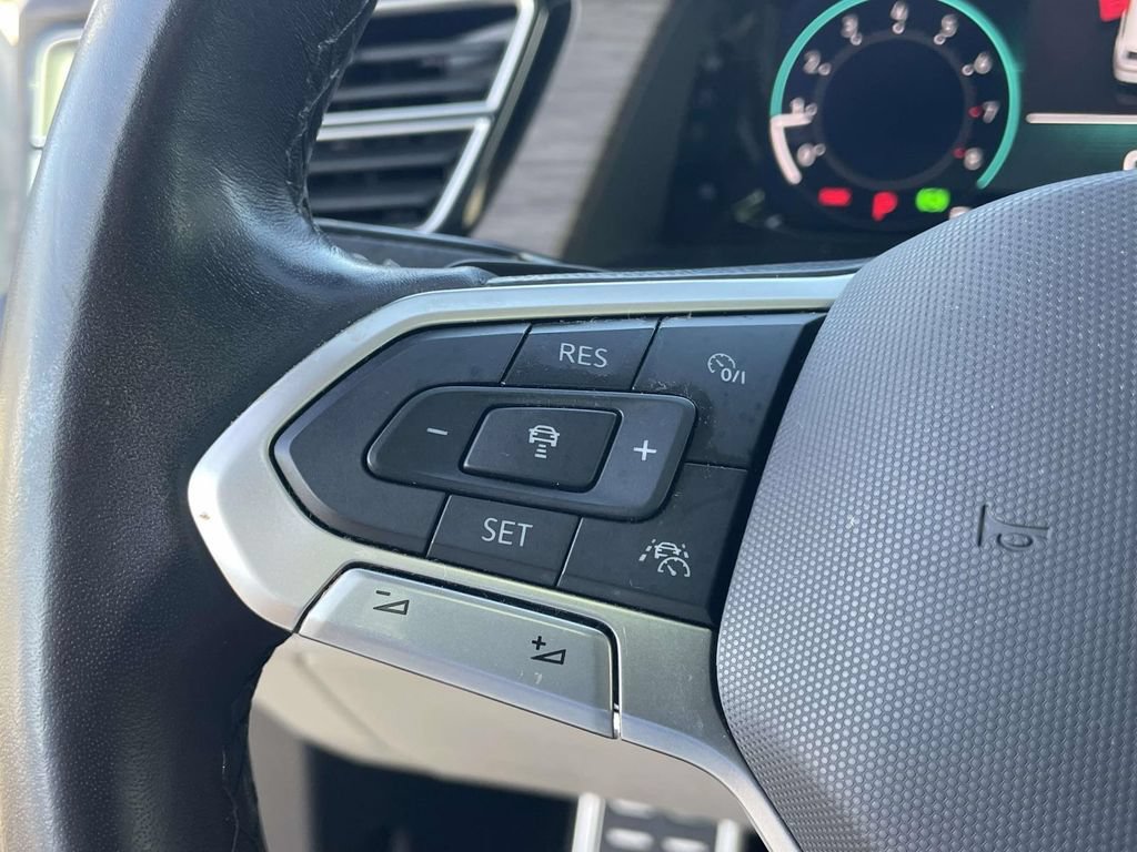 Certified 2024 Volkswagen Atlas SEL Premium R-Line AWD/4WD image 27